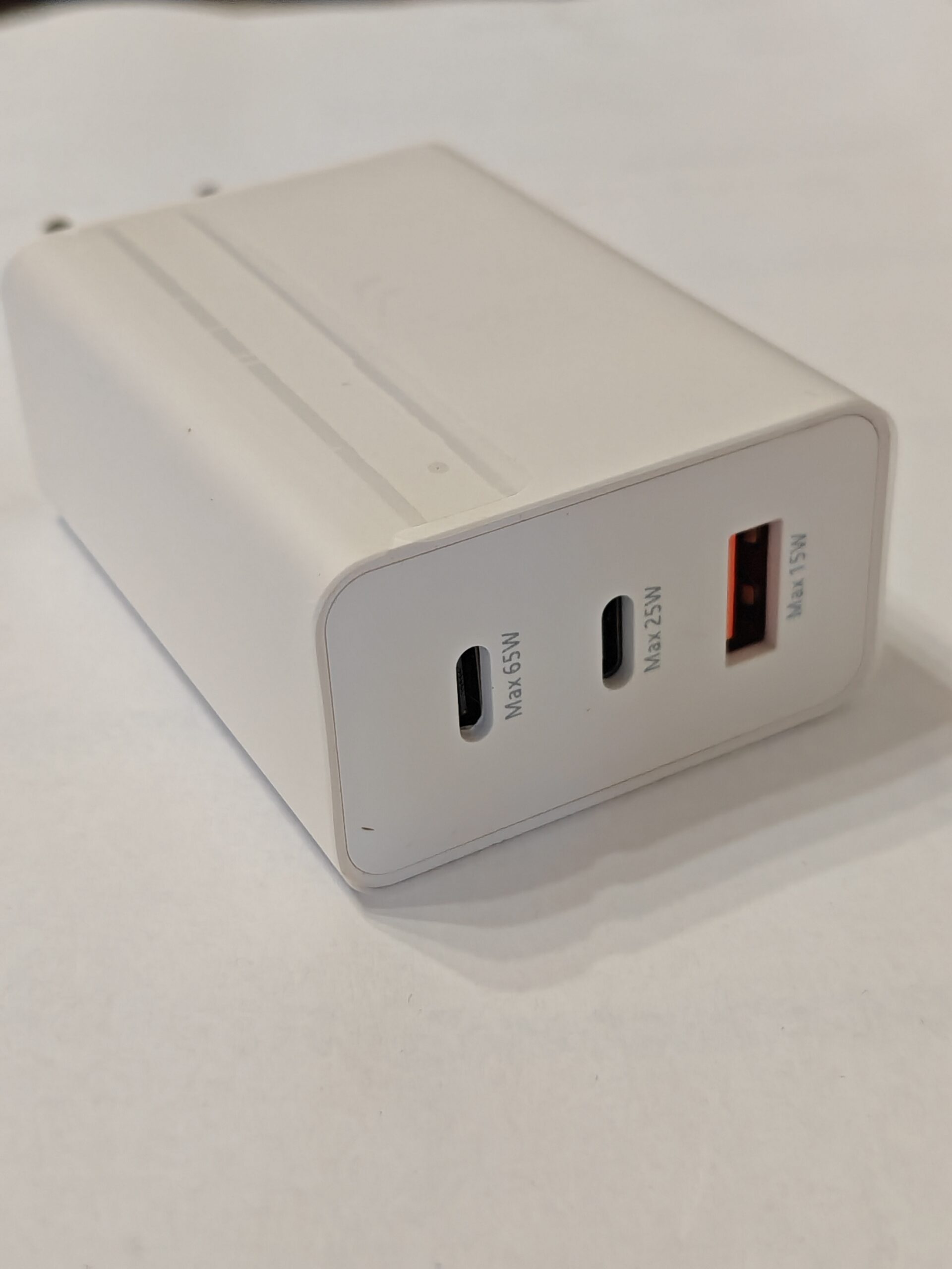 Incarcatorul Fast Charger 65W, •2x Porturi Type-C, •1x Port USB-A, - imagine 5