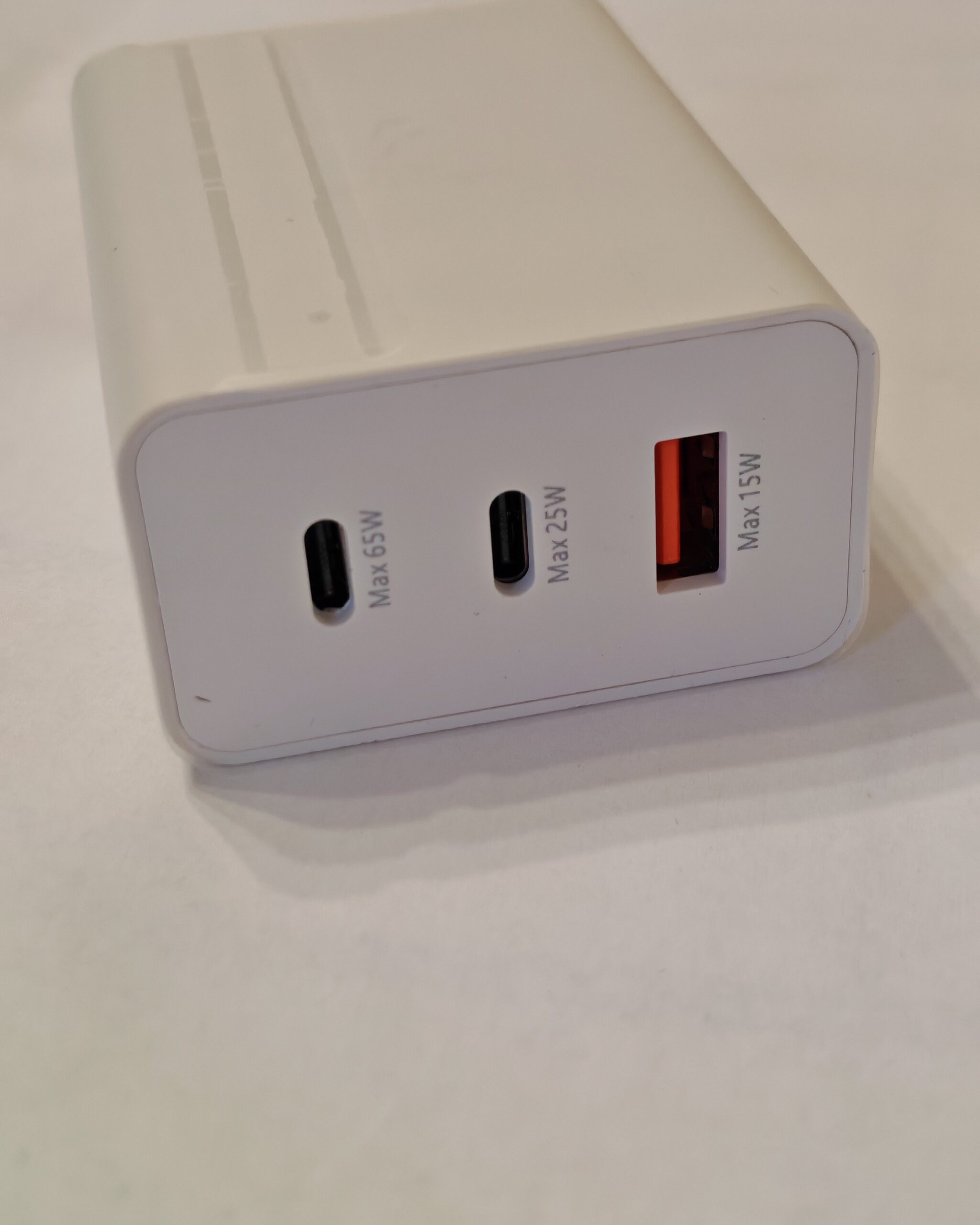 Incarcatorul Fast Charger 65W, •2x Porturi Type-C, •1x Port USB-A, - imagine 6