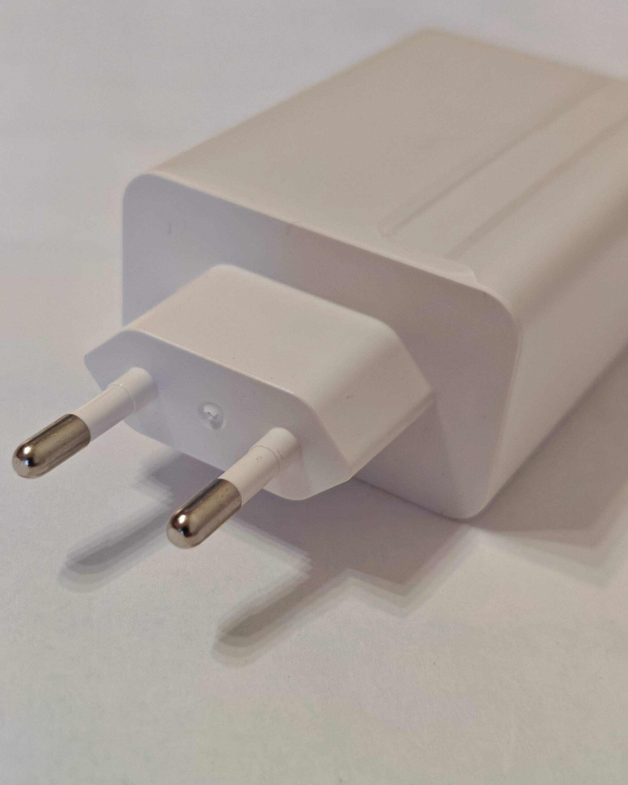 Incarcatorul Fast Charger 65W, •2x Porturi Type-C, •1x Port USB-A, - imagine 7