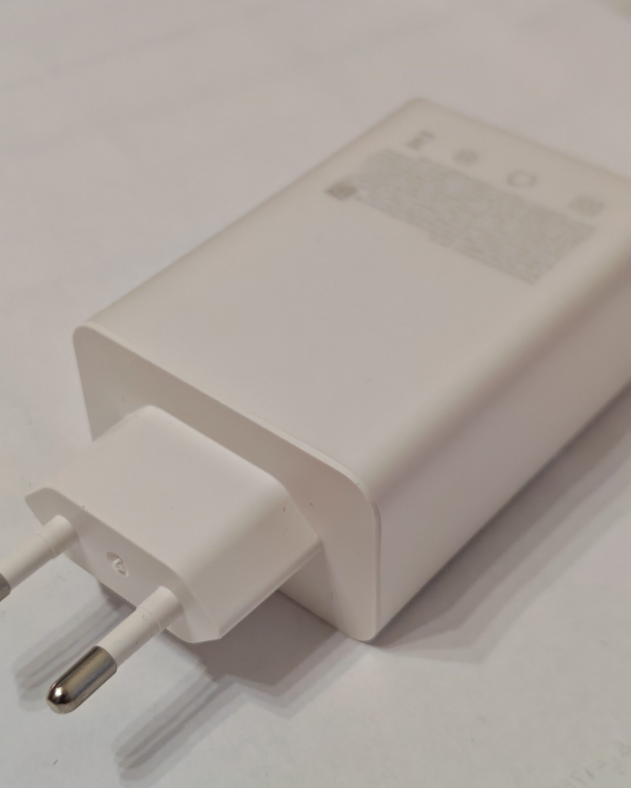 Incarcatorul Fast Charger 65W, •2x Porturi Type-C, •1x Port USB-A, - imagine 8