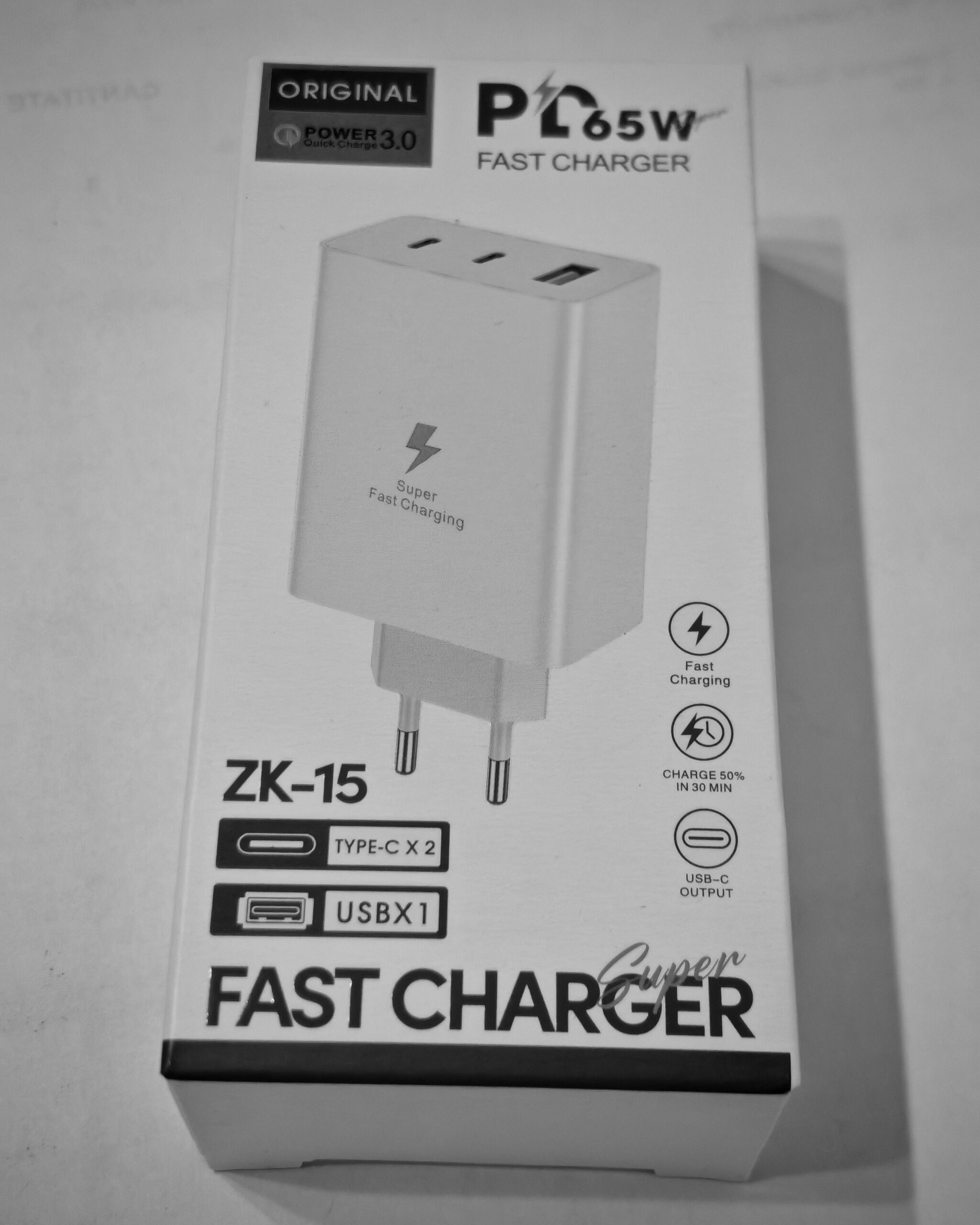 Incarcatorul Fast Charger 65W, •2x Porturi Type-C, •1x Port USB-A, - imagine 2